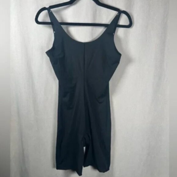 Spanx OnCore Sculpting Open-Bust Mid-Thigh Bodysuit - Medium in 'Very Black' - Picture 8 of 12